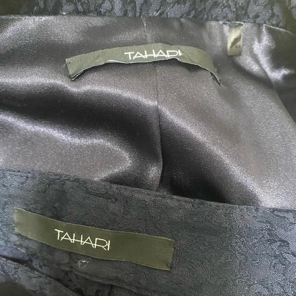 Tahari blue  blazer, in great condition. - Picture 3 of 4